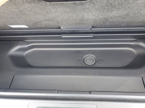 New 2025 Ford Expedition Active image 13