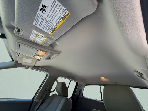 Used 2021 Nissan Frontier SV image 27