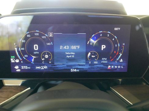 Used 2025 Chevrolet Suburban High Country AWD/4WD image 13