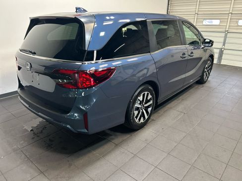 Used 2025 Honda Odyssey EX-L image 3