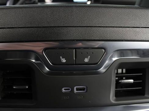 New 2026 GMC Sierra 1500 SLT image 20