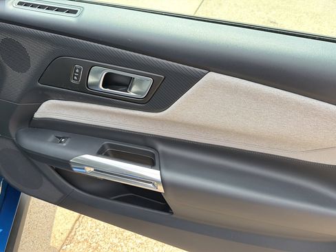 Used 2024 Ford Mustang Convertible RWD image 13