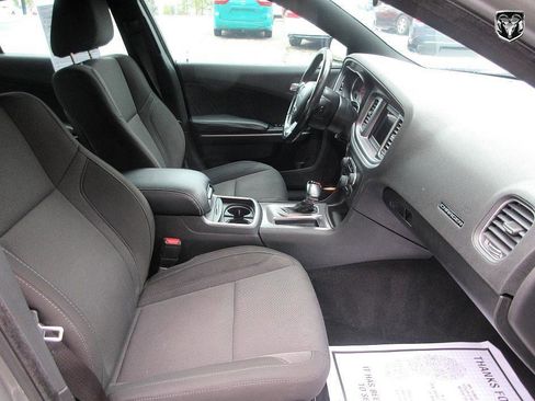 Used 2019 Dodge Charger SXT image 21