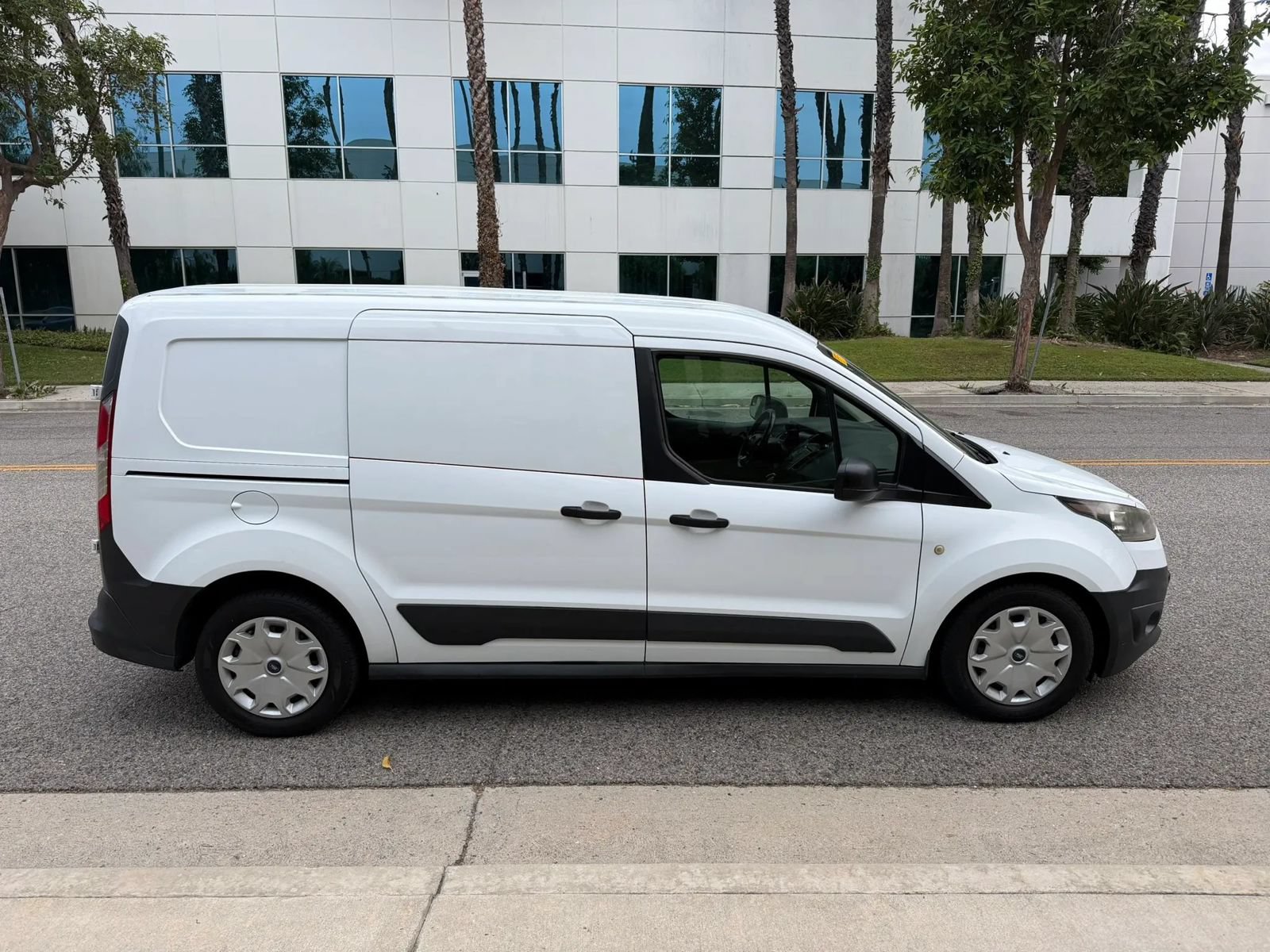 Used 2017 Ford Transit Connect XL FWD image 4