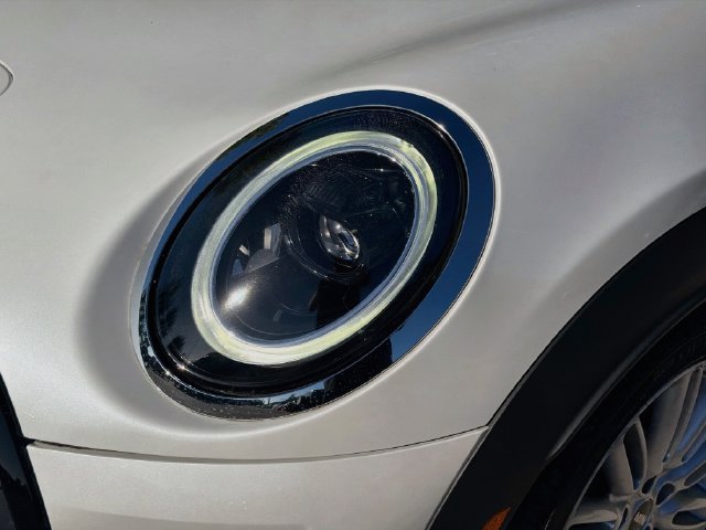 Used 2024 MINI Cooper S w/ Signature Upholstery Package FWD image 9