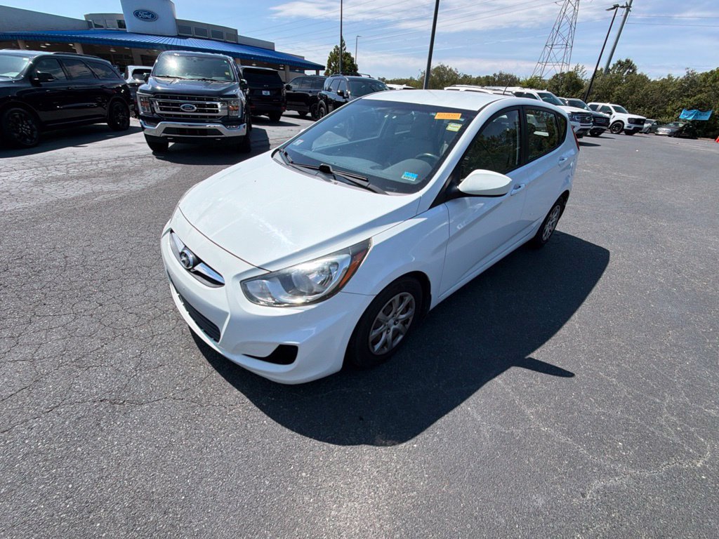 Used 2013 Hyundai Accent GS FWD image 12
