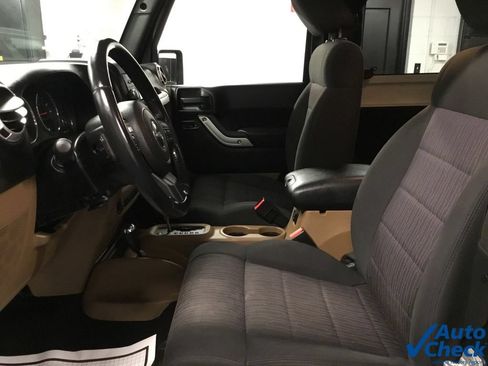 Used 2011 Jeep Wrangler Sahara w/ Dual Top Group AWD/4WD image 20