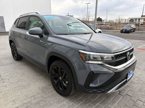 Certified 2023 Volkswagen Taos SE w/ Panoramic Sunroof Package image 9