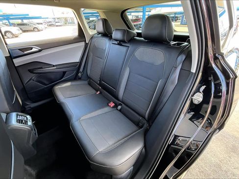 Used 2024 Volkswagen Taos SE image 21