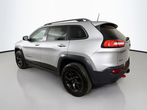 Used 2016 Jeep Cherokee Trailhawk w/ Leather Interior Group AWD/4WD image 6