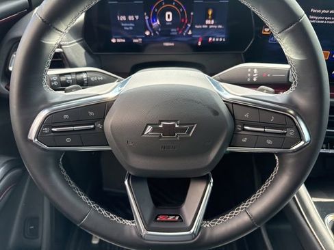 Used 2025 Chevrolet Traverse Z71 AWD/4WD image 21
