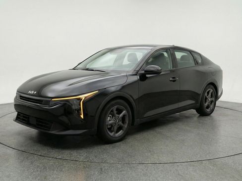 Used 2025 Kia K4 FWD image 3
