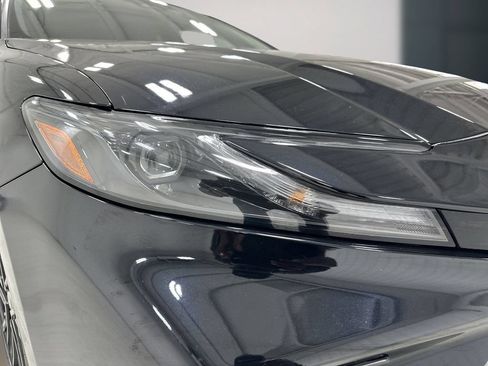 Used 2025 Toyota Camry SE FWD image 11