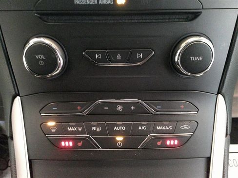 Used 2018 Ford Edge SEL w/ Equipment Group 201A image 18