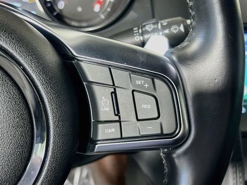 Used 2019 Jaguar F-TYPE Coupe RWD image 18