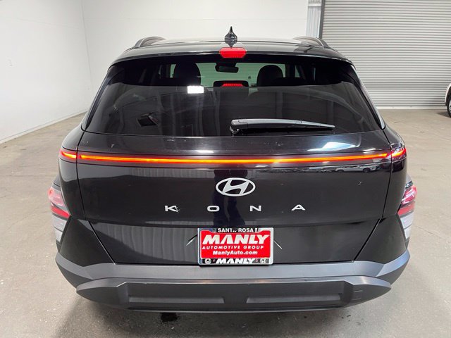Used 2025 Hyundai Kona SEL FWD image 4