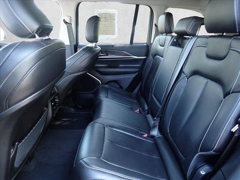 Used 2023 Jeep Grand Cherokee 30th Anniversary AWD/4WD image 10