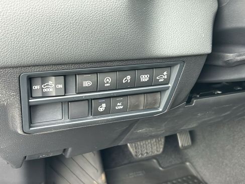 New 2026 Toyota Tundra Limited AWD/4WD image 16
