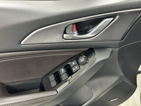 Used 2017 MAZDA MAZDA3 Grand Touring FWD image 11