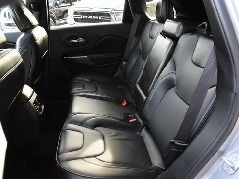 Used 2022 Jeep Cherokee Limited image 26