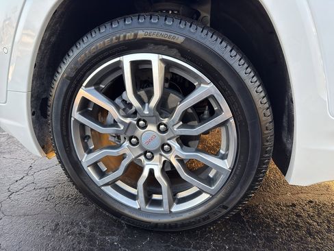 Used 2024 GMC Terrain Denali w/ Denali Premium Package image 27