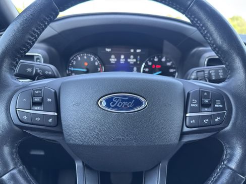 Used 2020 Ford Explorer XLT w/ Equipment Group 202A image 10