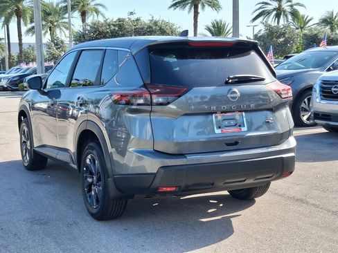 Used 2026 Nissan Rogue SV FWD image 4