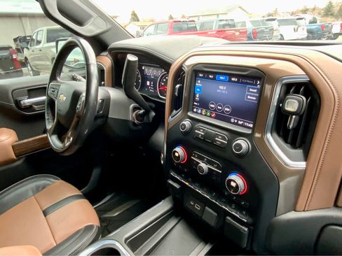 Used 2022 Chevrolet Silverado 1500 High Country w/ Technology Package image 47