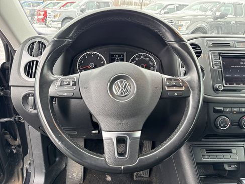 Used 2017 Volkswagen Tiguan S image 16