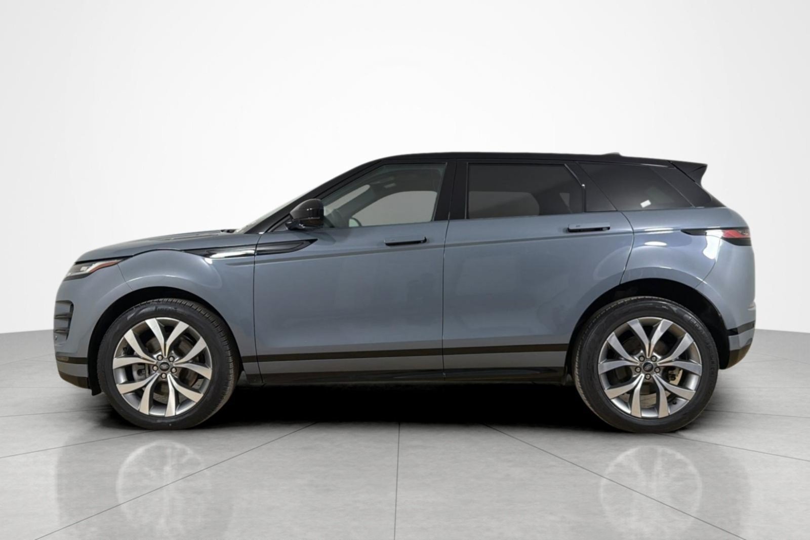 Used 2022 Land Rover Range Rover Evoque R-Dynamic SE AWD/4WD image 2