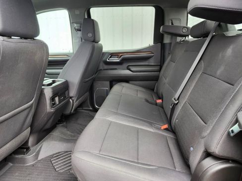 Used 2024 Chevrolet Silverado 1500 LT Trail Boss AWD/4WD image 14