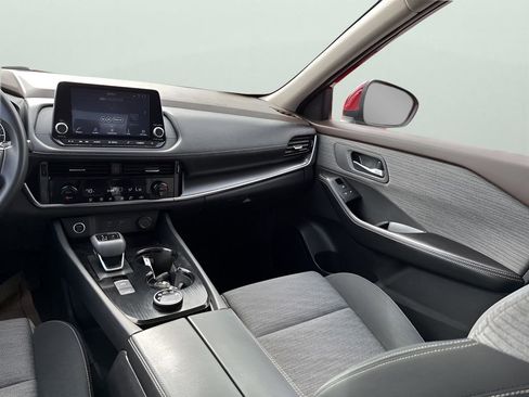 Used 2021 Nissan Rogue SV image 23