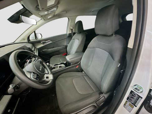 Used 2025 Kia Sportage LX AWD/4WD image 13