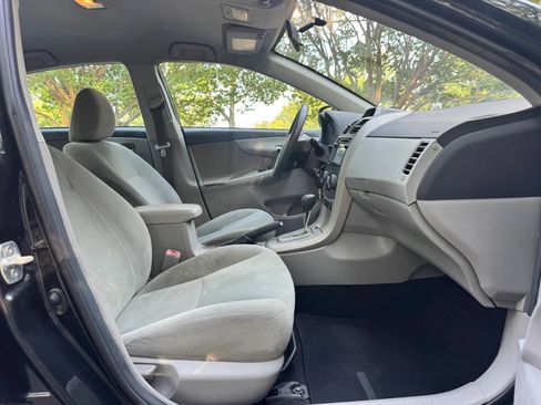 Used 2013 Toyota Corolla LE FWD image 12