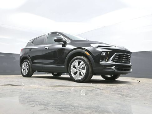 Used 2025 Buick Encore GX Preferred AWD/4WD image 27