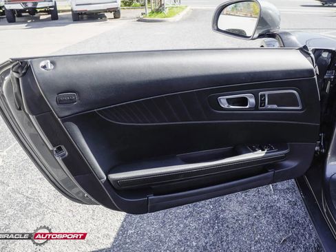 Used 2018 Mercedes-Benz AMG GT Roadster w/ Exclusive Interior Package image 15