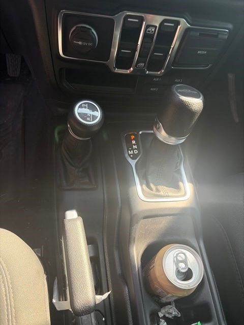 Used 2021 Jeep Gladiator Sport AWD/4WD image 11