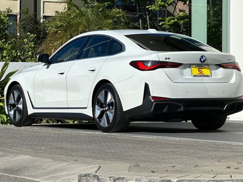 Used 2023 BMW i4 eDrive35 w/ Premium Package RWD image 5
