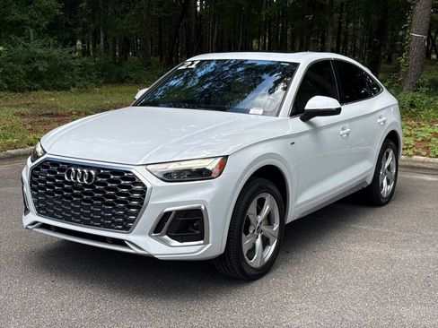 Used 2021 Audi Q5 2.0T Premium Plus w/ Premium Plus Package AWD/4WD image 3