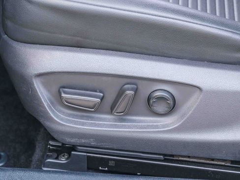 Certified 2020 Toyota Camry SE FWD image 24