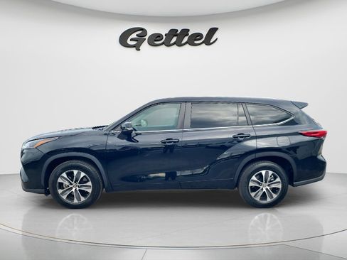 Used 2023 Toyota Highlander XLE FWD image 8