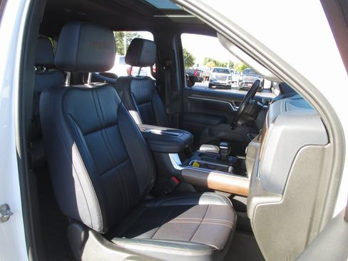 Used 2022 Chevrolet Silverado 1500 High Country w/ High Country Premium Package image 23