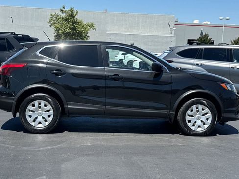 Used 2019 Nissan Rogue Sport S FWD image 6