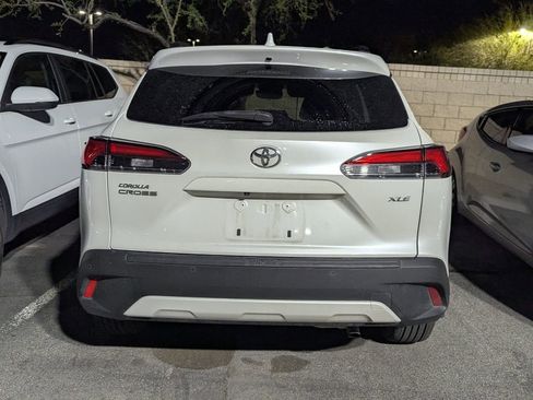 Certified 2023 Toyota Corolla Cross XLE w/ Convenience Package FWD image 5