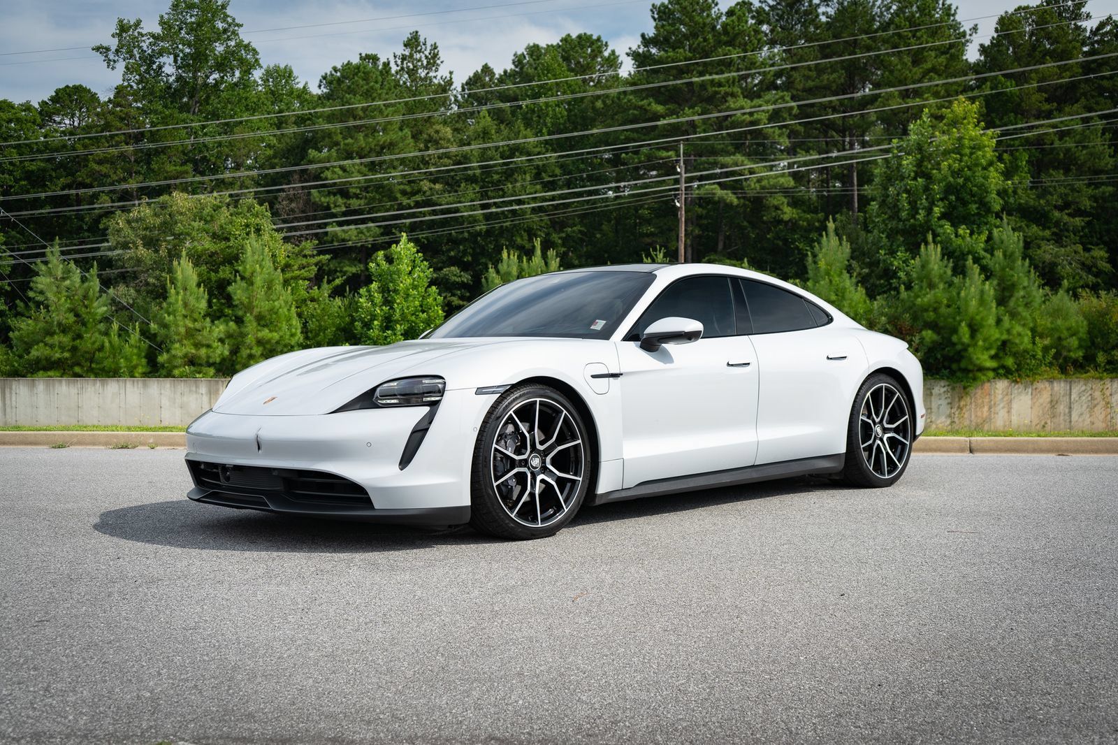 Used 2023 Porsche Taycan RWD image 10