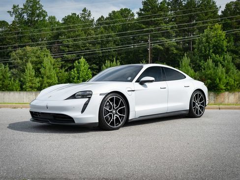 Used 2023 Porsche Taycan RWD image 10