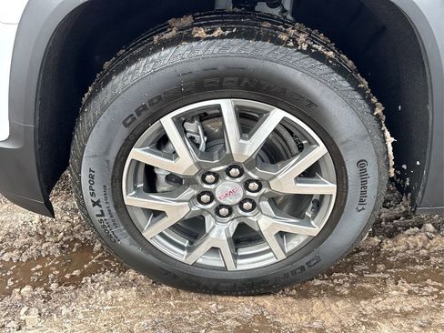 Used 2023 GMC Acadia SLE w/ LPO, Floor Liner Package image 12