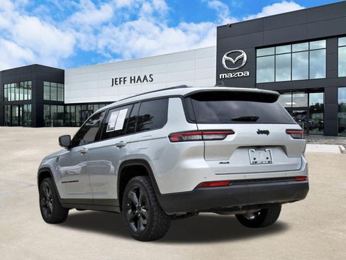 Used 2023 Jeep Grand Cherokee L Laredo AWD/4WD image 2