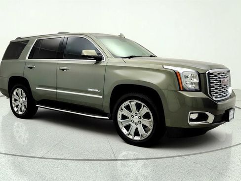 Used 2018 GMC Yukon Denali w/ Open Road Package AWD/4WD image 3