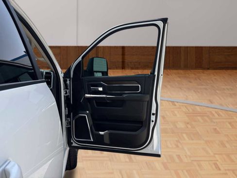 Used 2024 RAM 2500 Laramie image 16